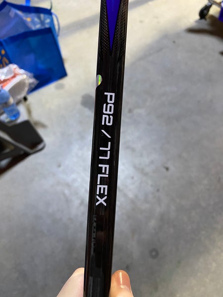 Senior Bauer Vapor FlyLite Right Handed Hockey Stick P92 77 Flex (New)