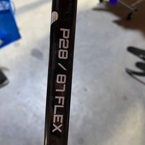 Senior Bauer Vapor FlyLite Right Handed Hockey Stick P28 87 Flex (New)