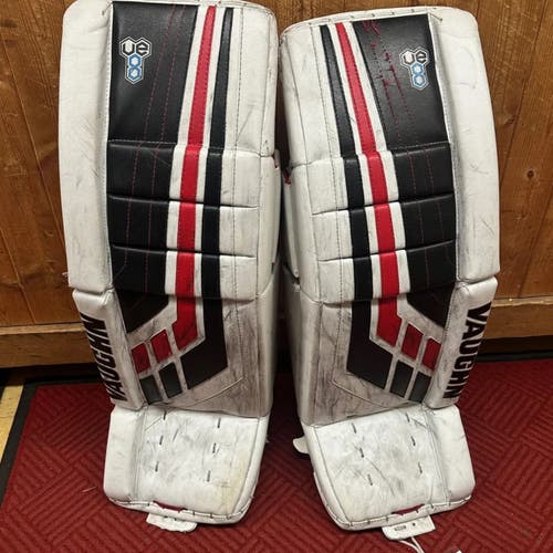 30" Vaughn Velocity VE8 Goalie Leg Pads (Used)