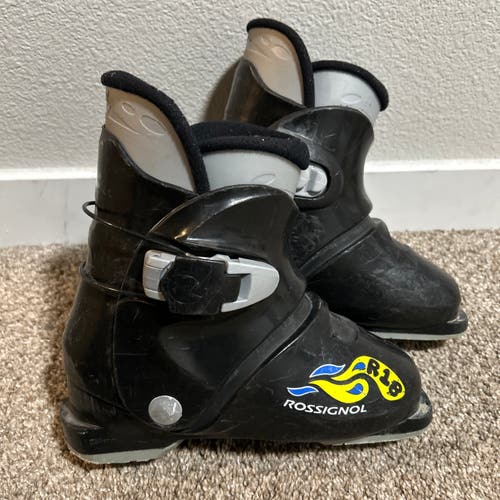 Rossignol R18 Kids Ski Boots Mondo 21.5 - Kids Size 2-3 - 254mm
