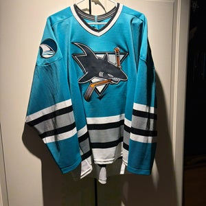 XL Retro Sharks Jersey