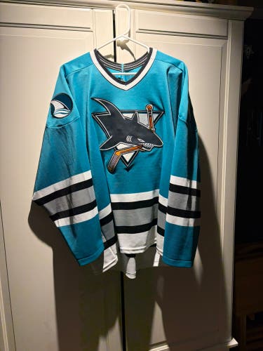 XL Retro Sharks Jersey