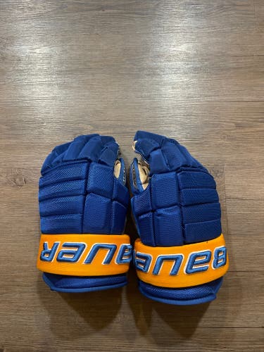 Bauer 4-Roll Pro Gloves 15" (Used)