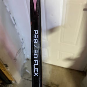 Youth Bauer Vapor FlyLite Left Hand Hockey Stick P28 30 Flex (New)