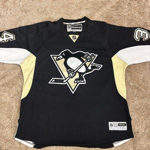 Penguins Farnham XXL Men's Reebok Jersey (Used)
