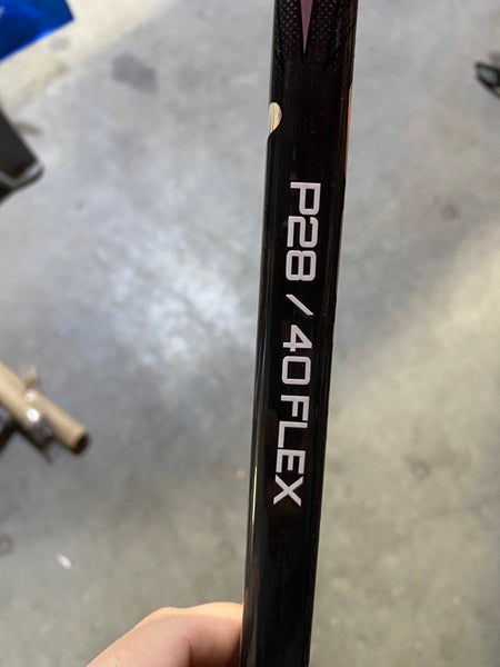 Junior Bauer Vapor FlyLite Left Hand Hockey Stick P28 40 Flex (New)