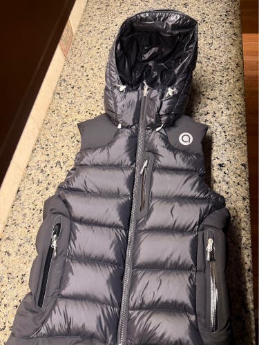 Black Small Men's Arctica Vest (New)