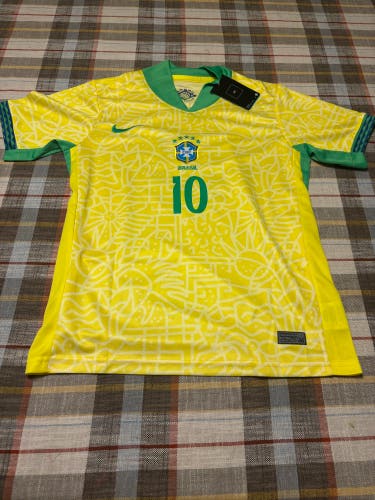 Brazil Kaleb Medium Boys Nike Jersey and Shorts (New)