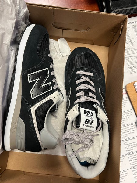 New Balance 574 Core, Black Men's Size M 12.0 (W 13.0) Adult (New)