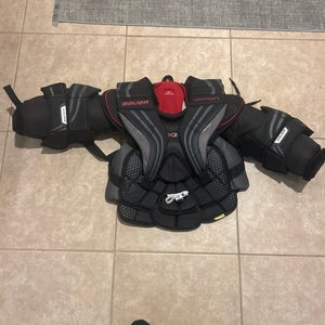Medium Bauer Vapor X2.9 Goalie Chest Protector (Used)