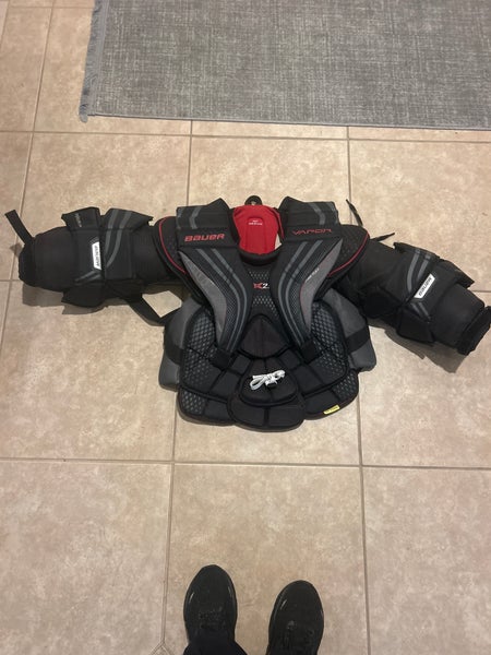 Medium Bauer Vapor X2.9 Goalie Chest Protector (Used)