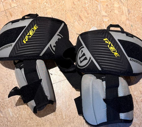Warrior RX3E junior large goalie knee pads (Used)
