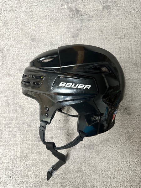 Large Bauer Re-Akt 200 Helmet (Used)