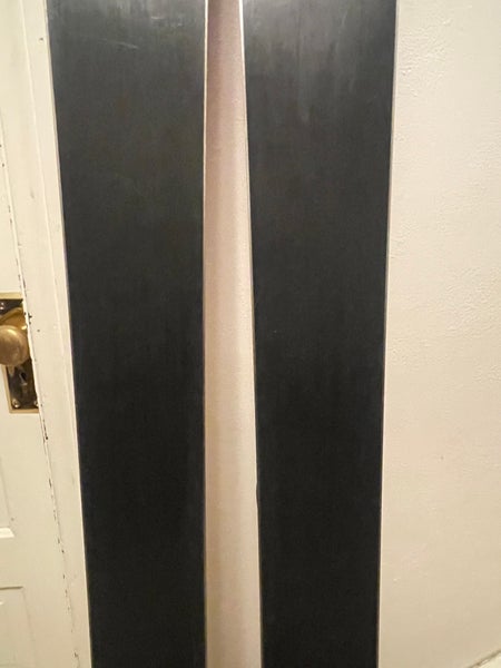 Volkl Racetiger SL Skis Unisex 2023 Racing 160 cm Marker Bindings Max Din 13 (Used)