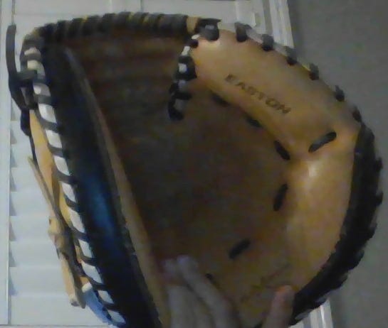 Catcher's RH Easton Paragon Baseball Glove 31" (Used)