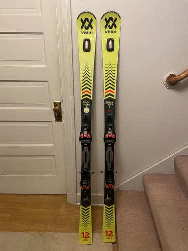 Volkl Racetiger SL Skis Unisex 2023 Racing 160 cm Marker Bindings Max Din 13 (Used)