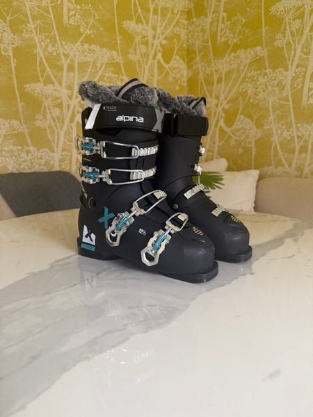 Mondo 25 & 25.5 Women's Alpina All Mountain Eve X5 Ski Boots (Used)