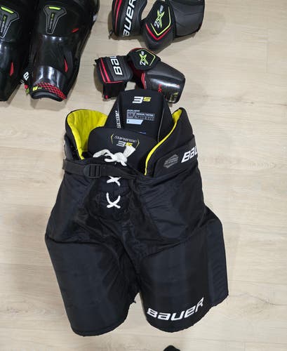 Men's Senior Medium Bauer Supreme 3S Hockey Pants