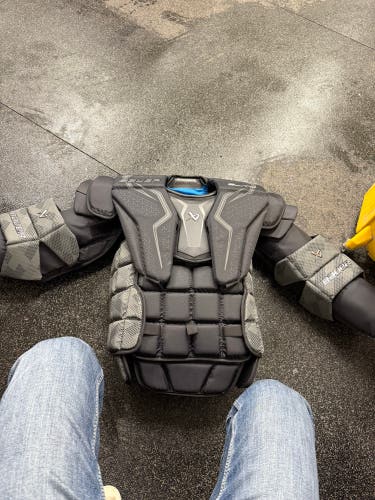 Large Bauer Elite Senior Goalie Chest & Arm Protector - 2023 Model (New)