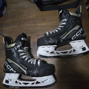 CCM AS-V Hockey Skates Regular Width Size 3 (Used)