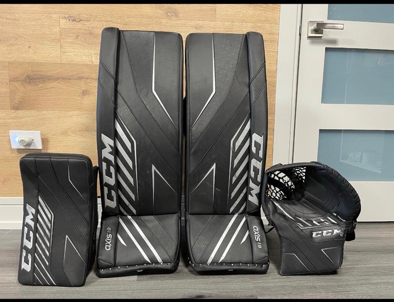 Black Senior 33” Regular CCM Axis 1.9 Goalie Full Set