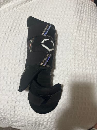 Black EvoShield Leg guard (Used)