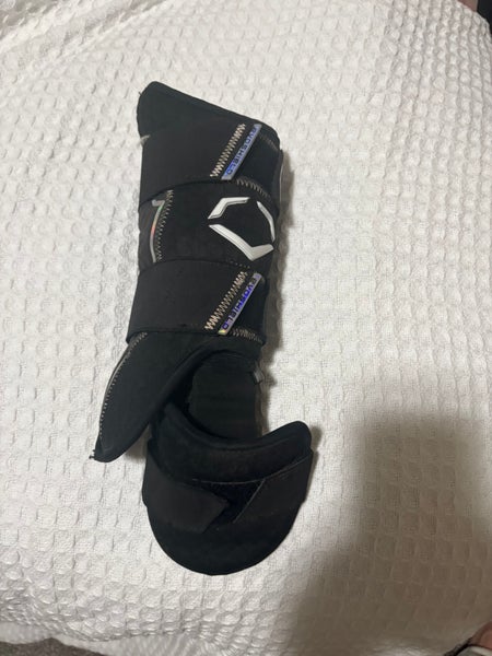 Black EvoShield Leg guard (Used)
