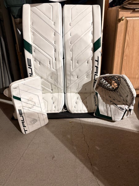 34" 2024 True Hzrdus 7X4 Regular Goalie Full Set (Used)