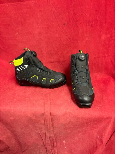 Size 8.0 Whitewood Cross Country Ski Boots (Used)