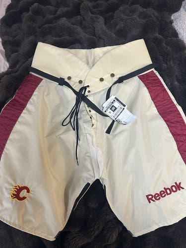 Pro Stock New Reebok PP12 Large Calgary Flames 2011 Heritage Classic Girdle Shell MIC