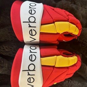 Verbero Calgary Flames Red Gloves 13" Pro Stock