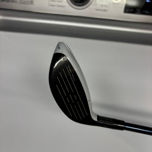 Men's TaylorMade SIM 2 Max Right Handed Hybrid Stiff Flex 3H (Used)