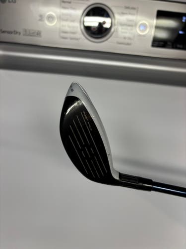 Men's TaylorMade SIM 2 Max Right Handed Hybrid Stiff Flex 3H (Used)