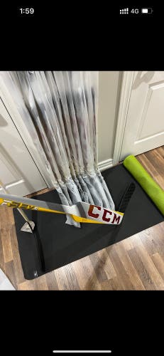 (2 pack) CCM EFlex 5 Prolite Regular Goalie Stick (New)