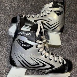 CCM Intruder Hockey Ice Skates Mens Size 10 Vintage Classic Used Pre Owned Gear