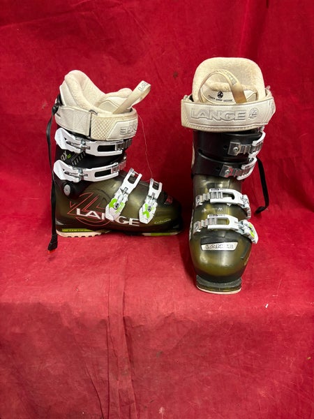 Ski Boots: Mondo 23 & 23.5 Women's Lange Ski Boots (Used)