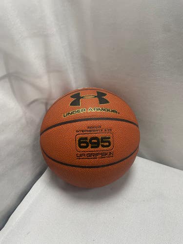 Used Under Armour 695 UA GRIPSKIN Basketball Womens Indoor 11490-S000267472