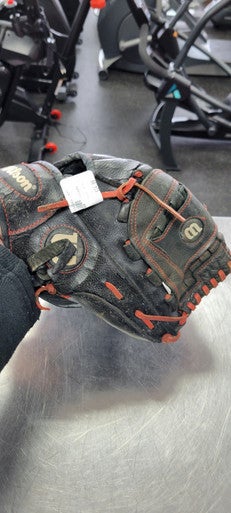 Used Wilson 12.5 BB/SB Glove RH Throw Black 12 1/2" 11497-C000154092