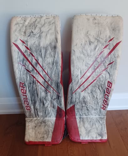 Medium Bauer Vapor Hyperlite Goalie Leg Pads (Used)
