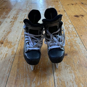 Bauer Hockey Skates Regular Width Size 1 (Used)