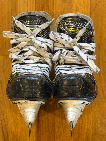 2023 Bauer Ignite Pro Hockey Skates Regular Width 6.5 (Used)