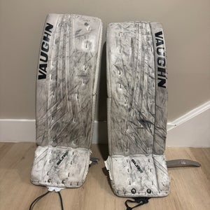 30" Vaughn Ventus SLR2 Goalie Leg Pads (Used)