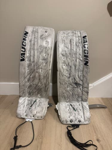 30" Vaughn Ventus SLR2 Goalie Leg Pads (Used)