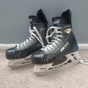 2008 Bauer Supreme One35 Hockey Skates Regular Width Size 2.5 (Used)