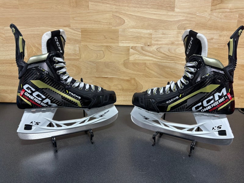 2022 CCM AS-V Pro Hockey Skates Narrow Width 7 (New)