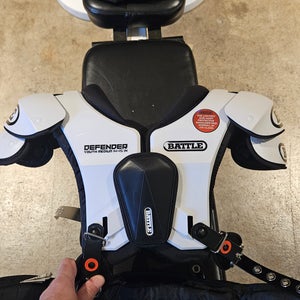 Medium Youth Battle Defender Shoulder Pads (Used)
