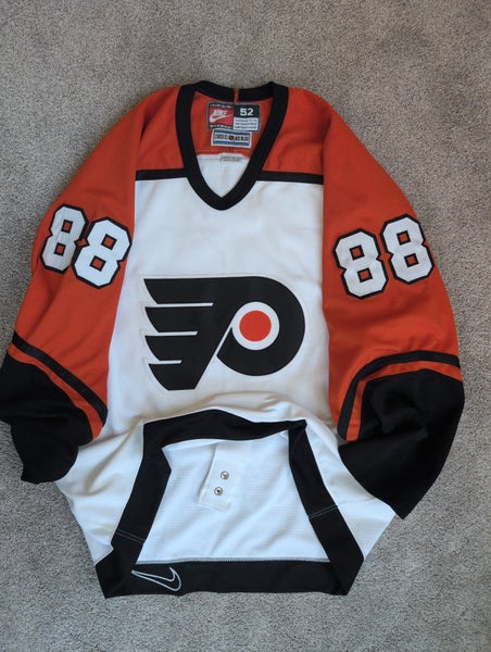Men's Size 52 Nike Jersey (Used)