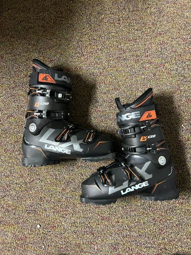 Mondo 27 & 27.5 Men's Lange LX 130 All Mountain Ski Boots Stiff Flex (Used)