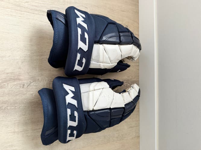 CCM HG12 Gloves 14" Pro Stock (Used)