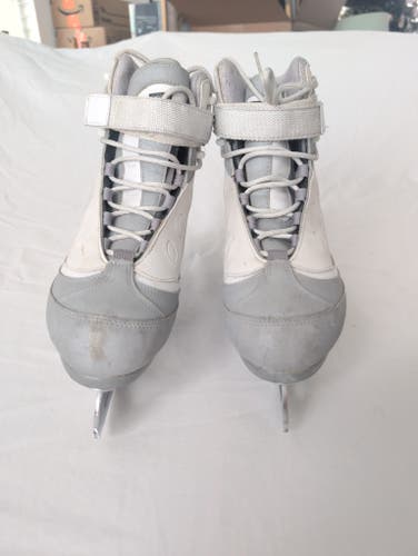 Riedell Soft Boot Recreational Skates Adult 9 (Used)